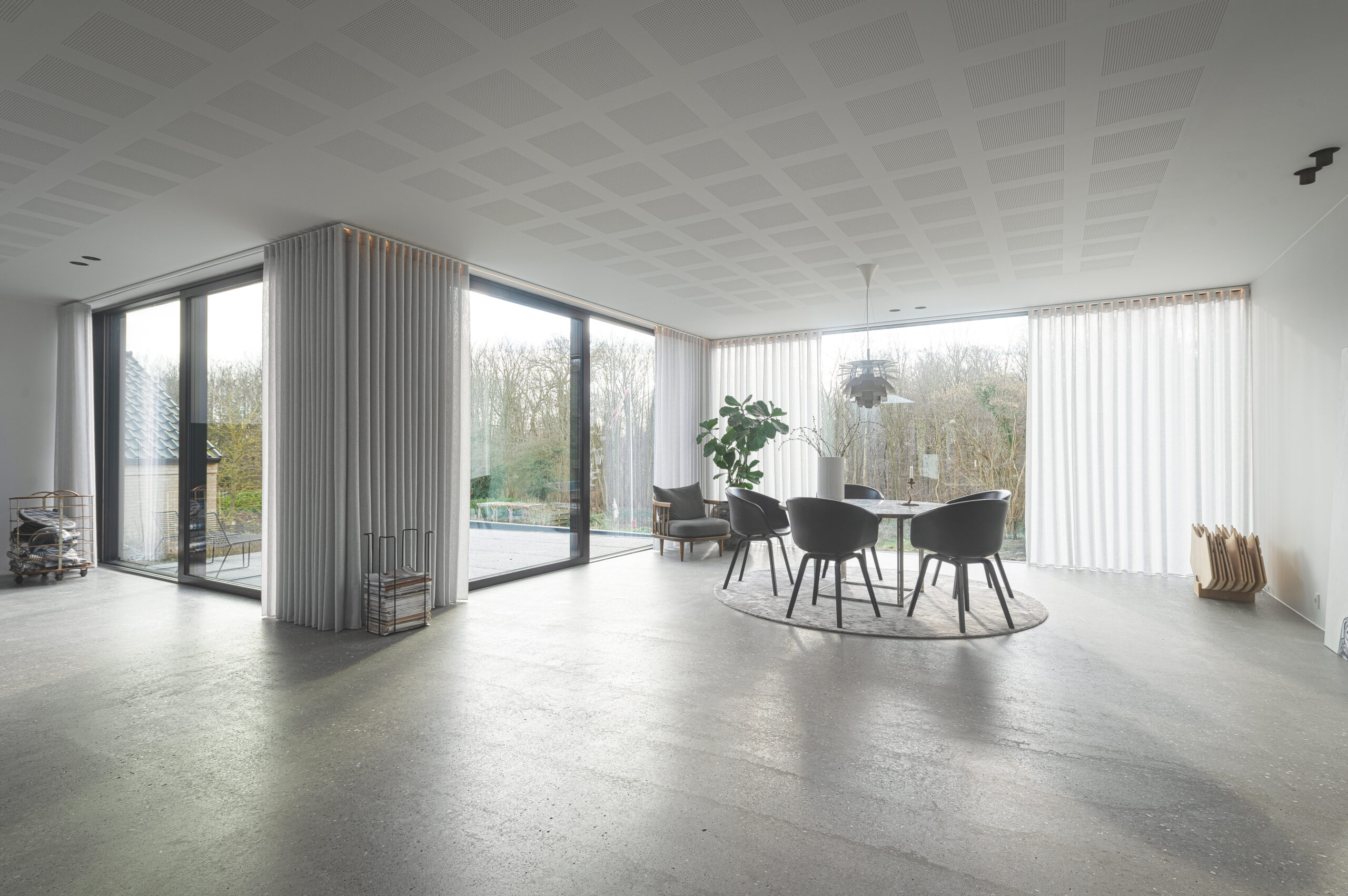 Faglig stolthed og personlig service: HM GARDINBUSSER FEJRER 20 ÅRS JUBILÆUM